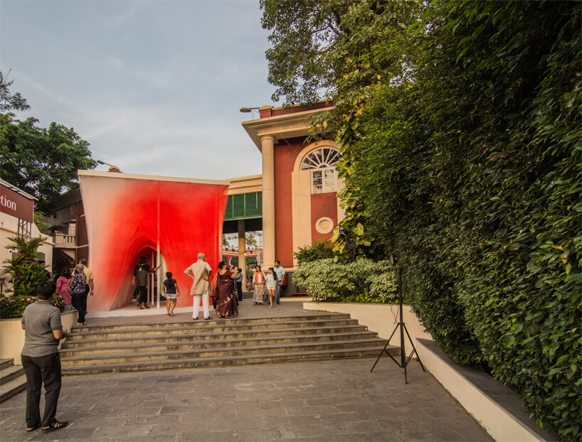 Treading the Mist, Kolkata photo