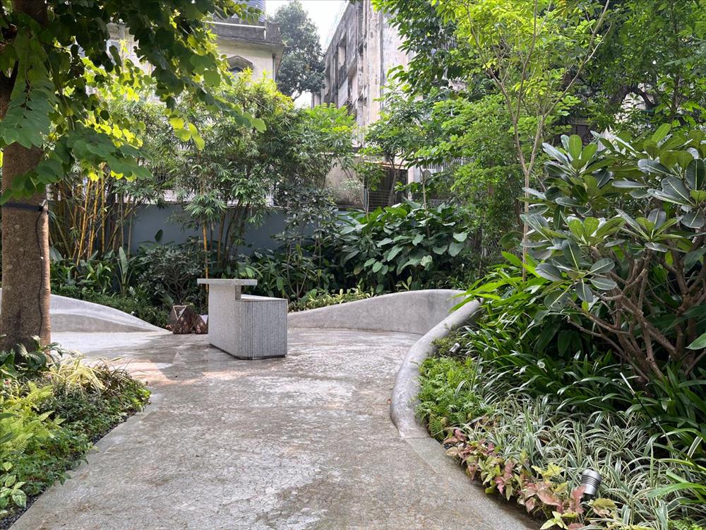 Alipur White House landscape photo